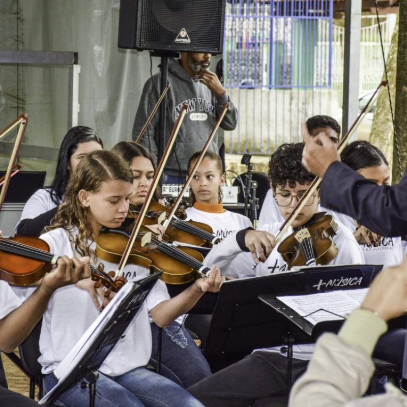 + Música Paty faz primeira apresentação para o público